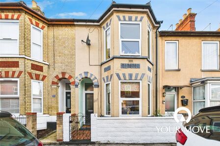 3 bedroom Mid Terrace House for sale