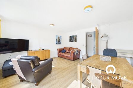 2 bedroom Mid Terrace House for sale