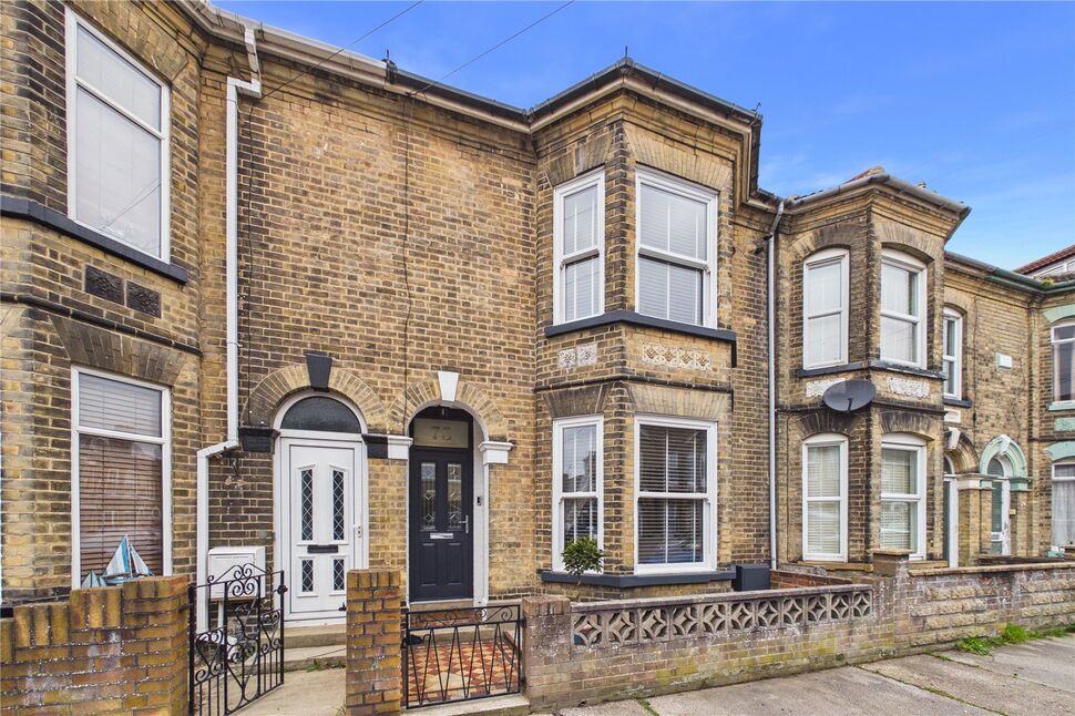 3 bedroom Mid Terrace House for sale