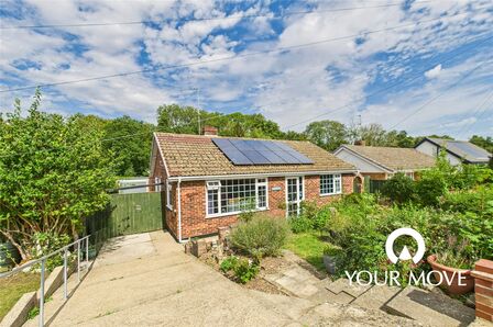 Park Drive, 4 bedroom Detached Bungalow for sale, £375,000