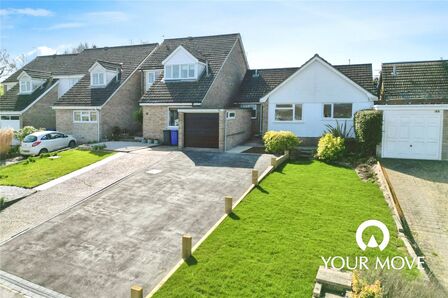 Brick Kiln Avenue, 3 bedroom Detached Bungalow to rent, £1,250 pcm