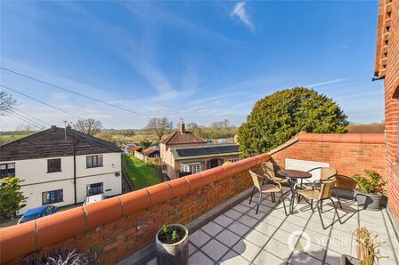 4 bedroom End Terrace House for sale