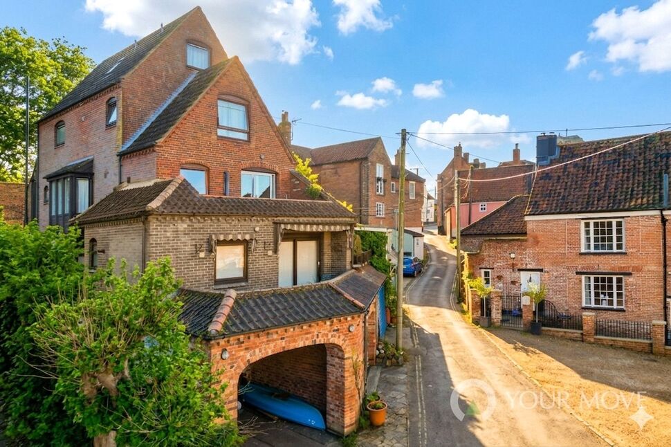 Main image of 4 bedroom End Terrace House for sale, Northgate, Beccles, Suffolk, NR34