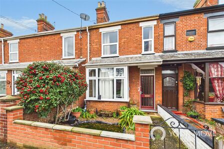 Ravensmere East, 2 bedroom Mid Terrace House for sale, &pound;200,000