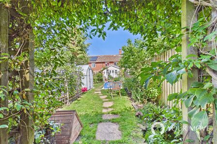Cross Street, 3 bedroom Mid Terrace House for sale, &pound;265,000