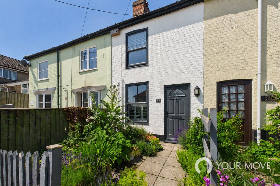 Main image of 2 bedroom Mid Terrace House for sale, Kemps Lane, Beccles, Suffolk, NR34