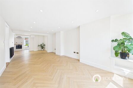 5 bedroom End Terrace House for sale