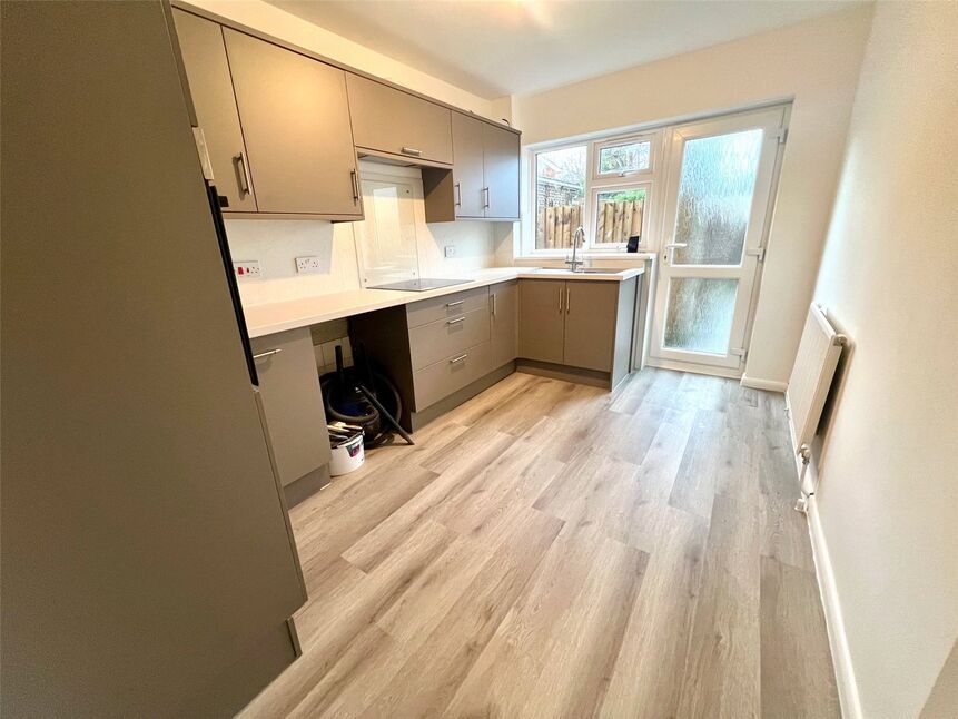 2 bedroom Flat to rent, St. Peters Road, Broadstairs, CT10 £995 pcm