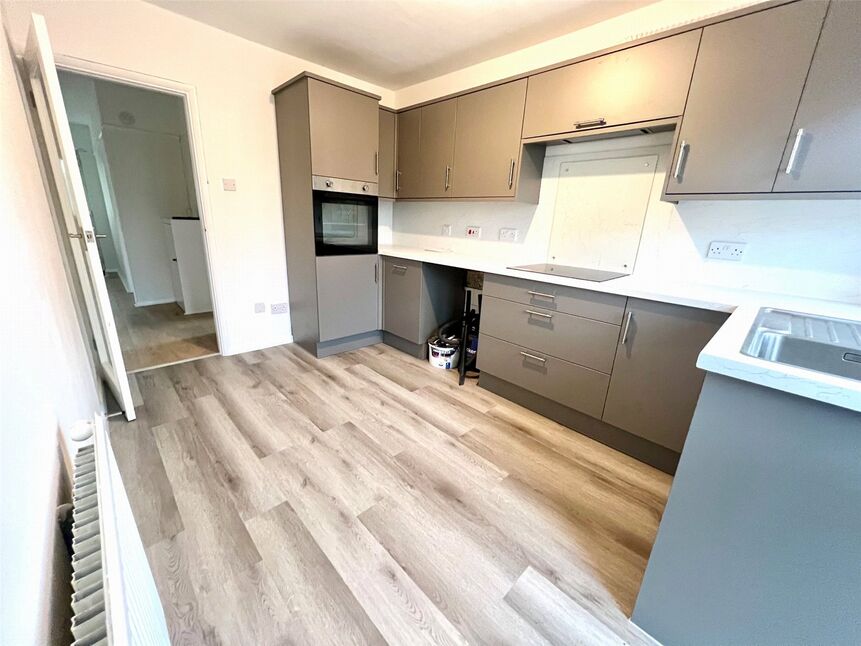 2 bedroom Flat to rent, St. Peters Road, Broadstairs, CT10 £995 pcm