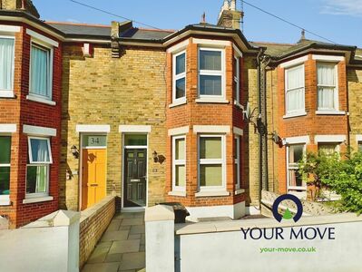 3 bedroom Mid Terrace House to rent