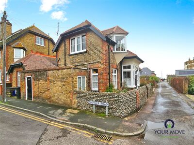 Church Road, 3 bedroom Detached House for sale, £625,000