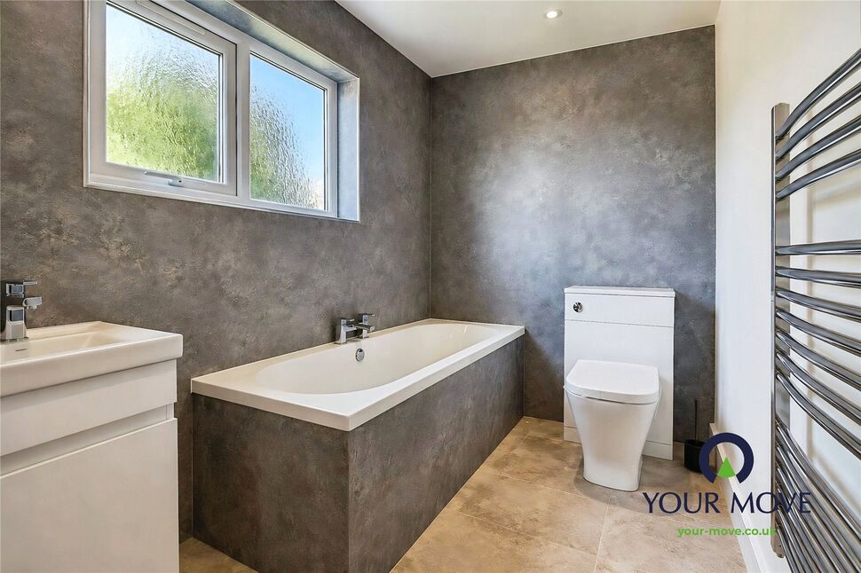 En-Suite Bathroom