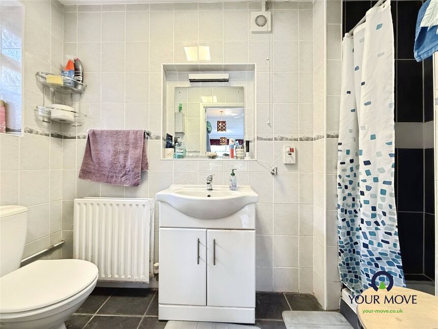 En-Suite Shower Room / WC