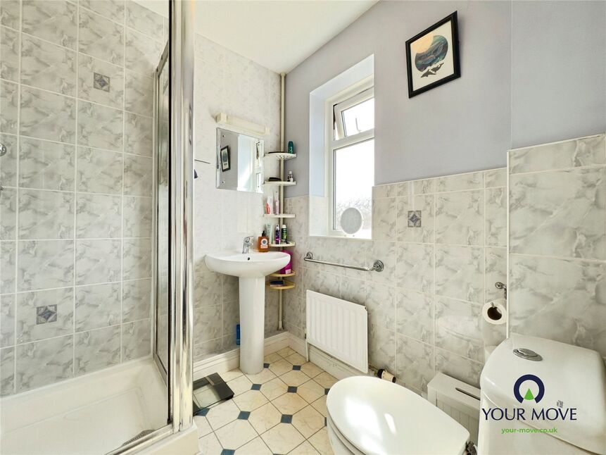 En-Suite Shower Room / WC