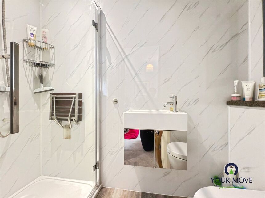 En-Suite Shower / WC