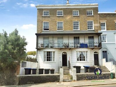 1 bedroom Flat for sale