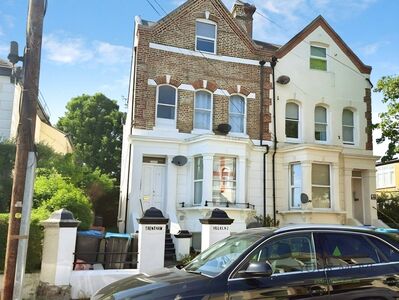 1 bedroom Flat for sale
