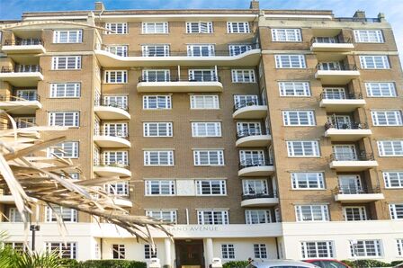 4 Grand Avenue, 2 bedroom  Flat to rent, £1,650 pcm