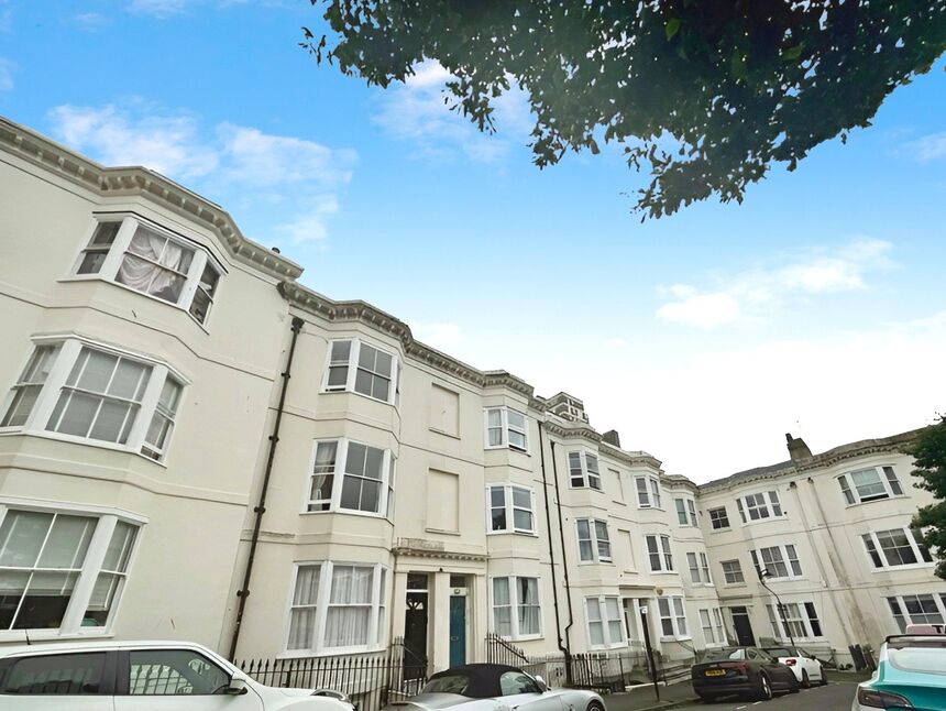 Main image of 1 bedroom Flat to rent, Clarence Square, Brighton, East Sussex, BN1