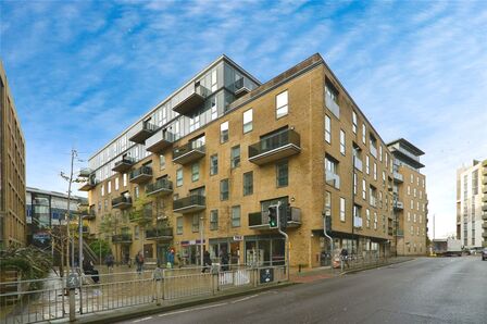 Fleet Street, 2 bedroom  Flat to rent, £1,800 pcm