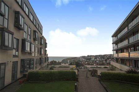 Suez Way, 2 bedroom  Flat for sale, £325,000