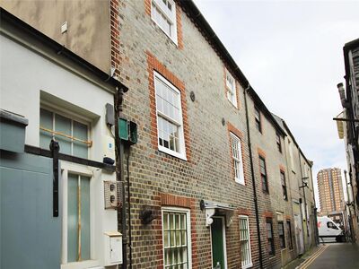 Orange Row, 3 bedroom Mid Terrace Property to rent, £1,900 pcm