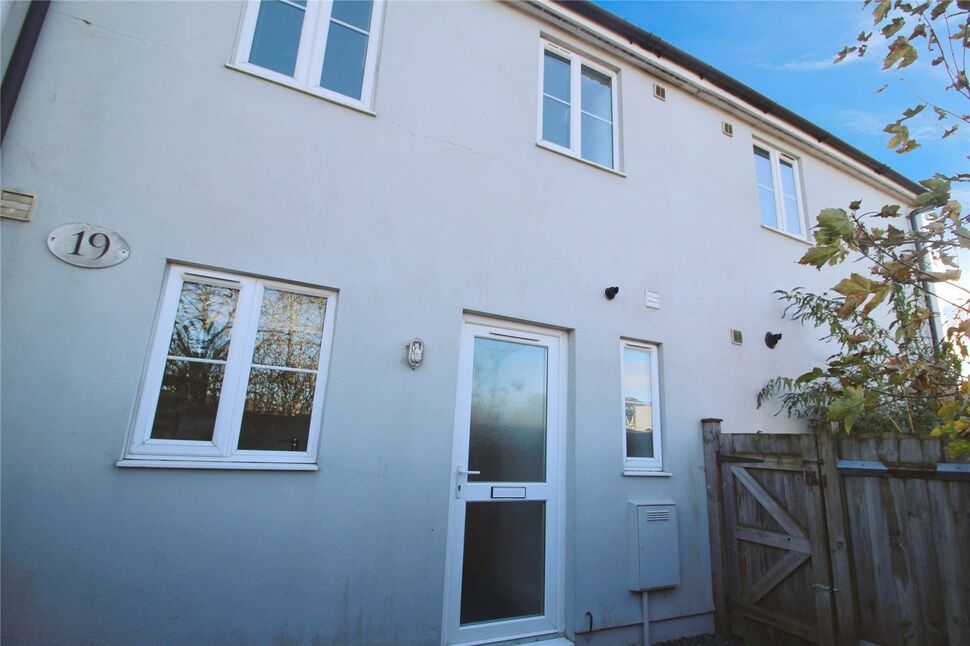 Main image of 2 bedroom Mid Terrace House for sale, School Hill, Storrington, West Sussex, RH20