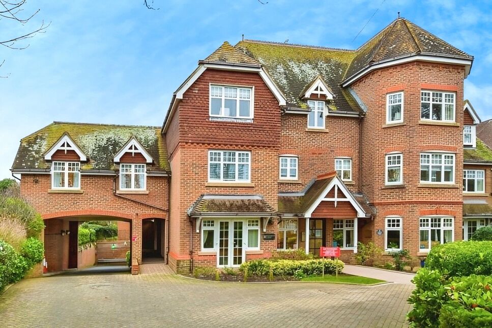 Main image of 2 bedroom Flat for sale, Wordsworth Road, Worthing, West Sussex, BN11