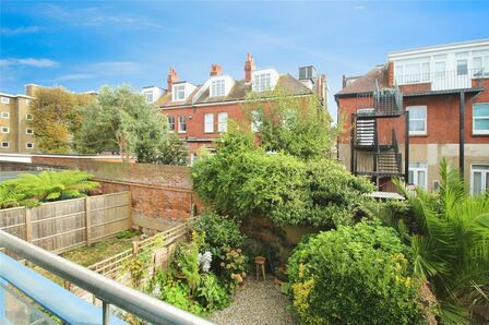 Salisbury Road, 2 bedroom  Flat to rent, £1,650 pcm