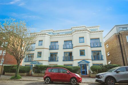 Salisbury Road, 2 bedroom  Flat to rent, £1,650 pcm