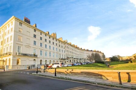 Adelaide Crescent, 1 bedroom  Flat to rent, £850 pcm
