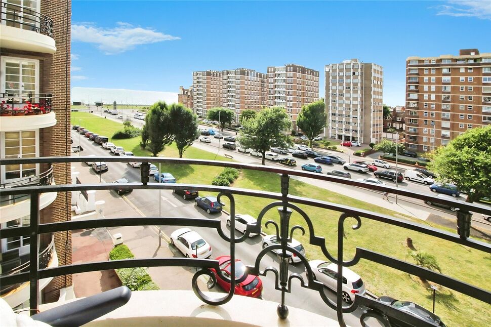 Main image of 3 bedroom Flat to rent, Grand Avenue, Hove, East Sussex, BN3