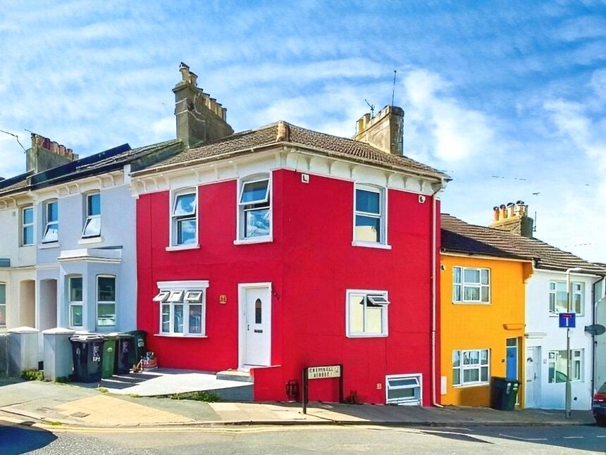 Main image of 5 bedroom Mid Terrace House to rent, Queens Park Road, Brighton, East Sussex, BN2