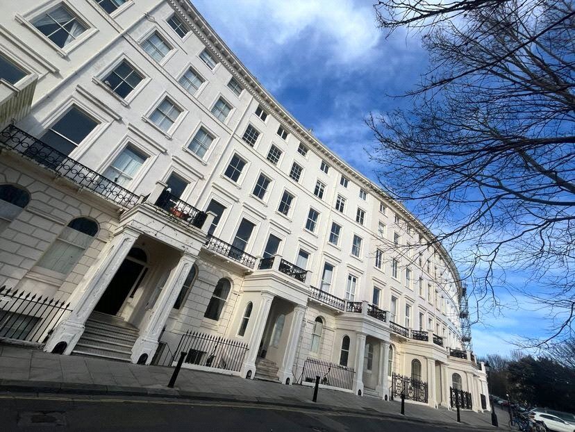 Main image of 1 bedroom Flat to rent, Adelaide Crescent, Hove, East Sussex, BN3