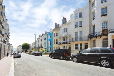 1 bedroom Flat for sale