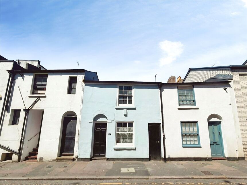 1 bedroom Mid Terrace Flat to rent