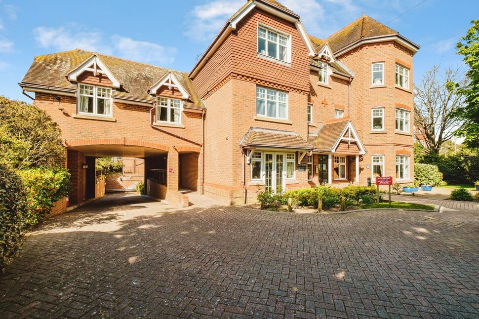 Main image of 2 bedroom Flat for sale, Wordsworth Road, Worthing, West Sussex, BN11