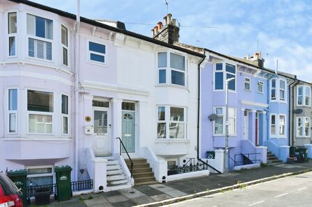Yardley Street, 4 bedroom Mid Terrace House for sale, &pound;725,000