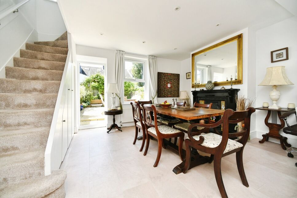 Living Kitchen Area