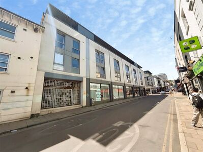 North Road, 2 bedroom Flat to rent, &pound;1,870 pcm