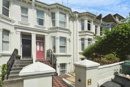 Ditchling Rise, 1 bedroom Flat for sale, &pound;280,000