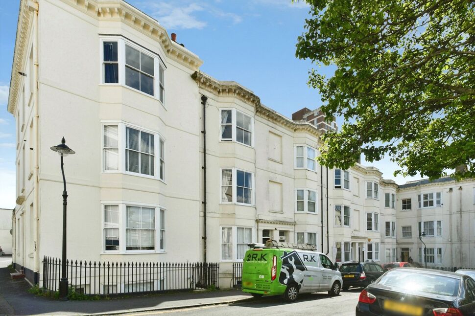 Main image of 2 bedroom Flat to rent, Clarence Square, Brighton, East Sussex, BN1