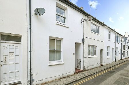 2 bedroom Mid Terrace House for sale