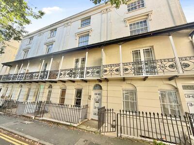 1 bedroom Flat for sale