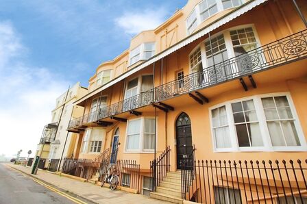 Bedford Square, 1 bedroom Flat to rent, &pound;1,700 pcm