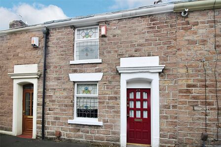 Manor Road, 2 bedroom Mid Terrace House to rent, £795 pcm