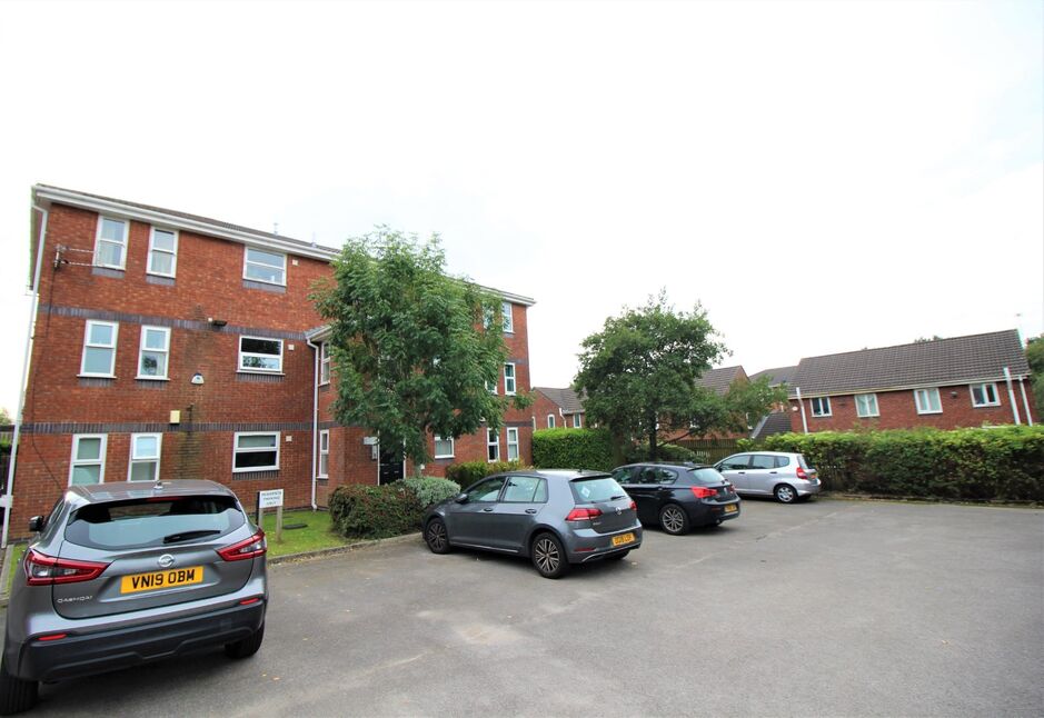 2 bedroom End Terrace House for sale, Bolton Road, Blackburn, BB2 £75,000