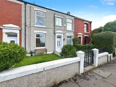 4 bedroom Mid Terrace House to rent