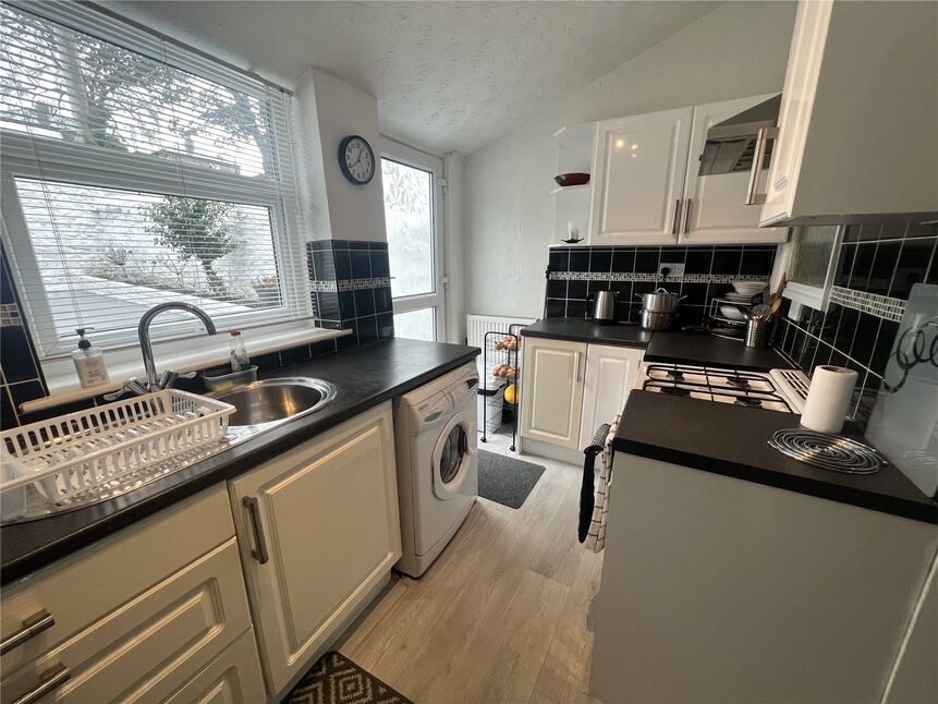 2 bedroom Mid Terrace House for sale, Wensley Road, Blackburn, BB2 £