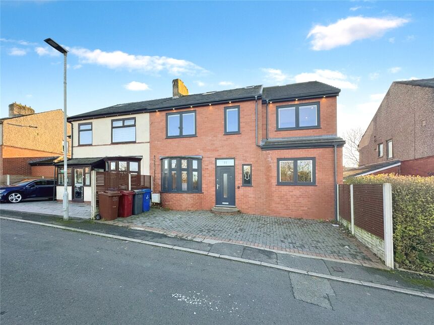 5 bedroom Semi Detached House to rent, Beardwood Brow, Blackburn, BB2